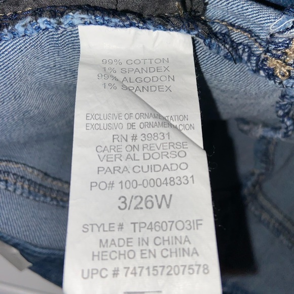 Jolt Ladies Ruffled Bottom Zip Jr Jean Shorts Jr Sz 9 Available New w tags - Picture 10 of 13